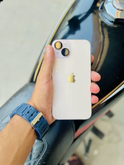 Apple iPhone 13
