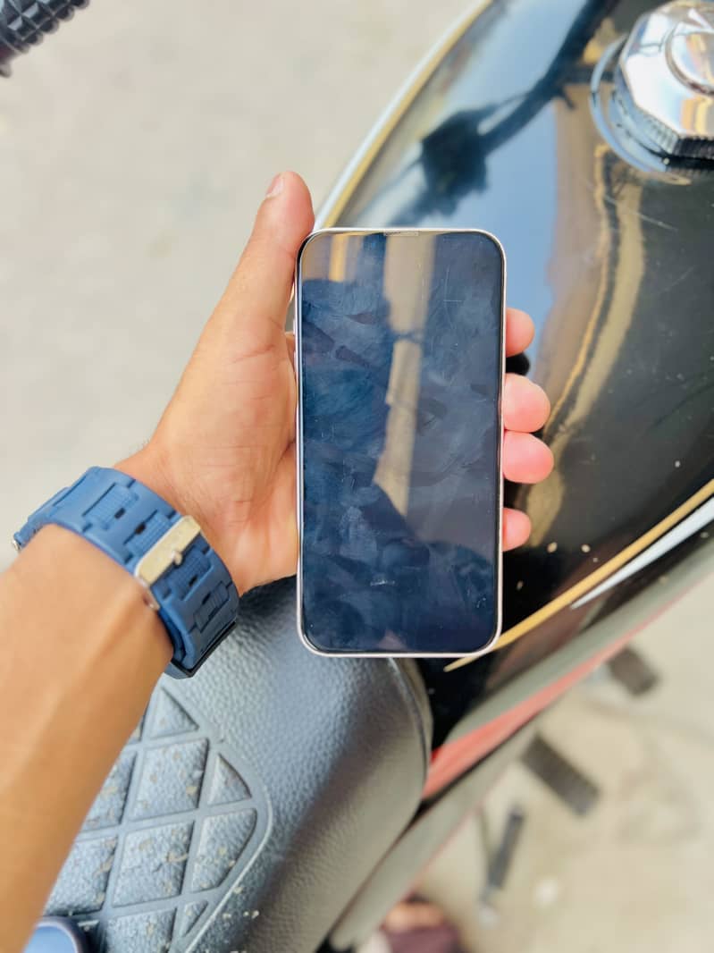 Apple iPhone 13 3