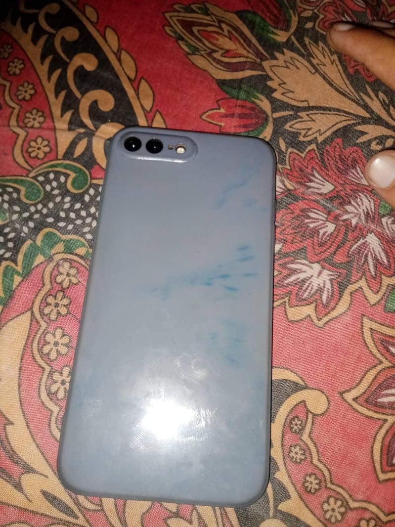 Apple iPhone 8 Plus 0