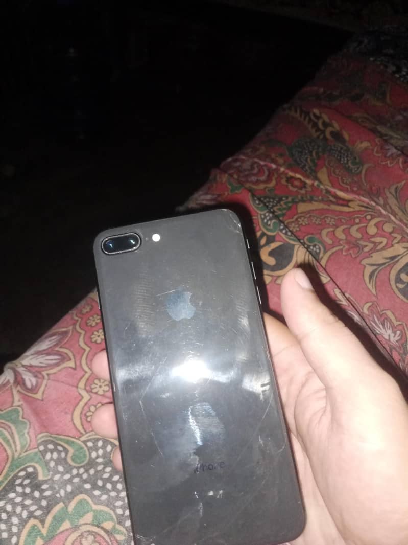 Apple iPhone 8 Plus 2