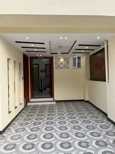 5 Marla Elegant Brand New House for Sale| Prime Location| Bahria Town