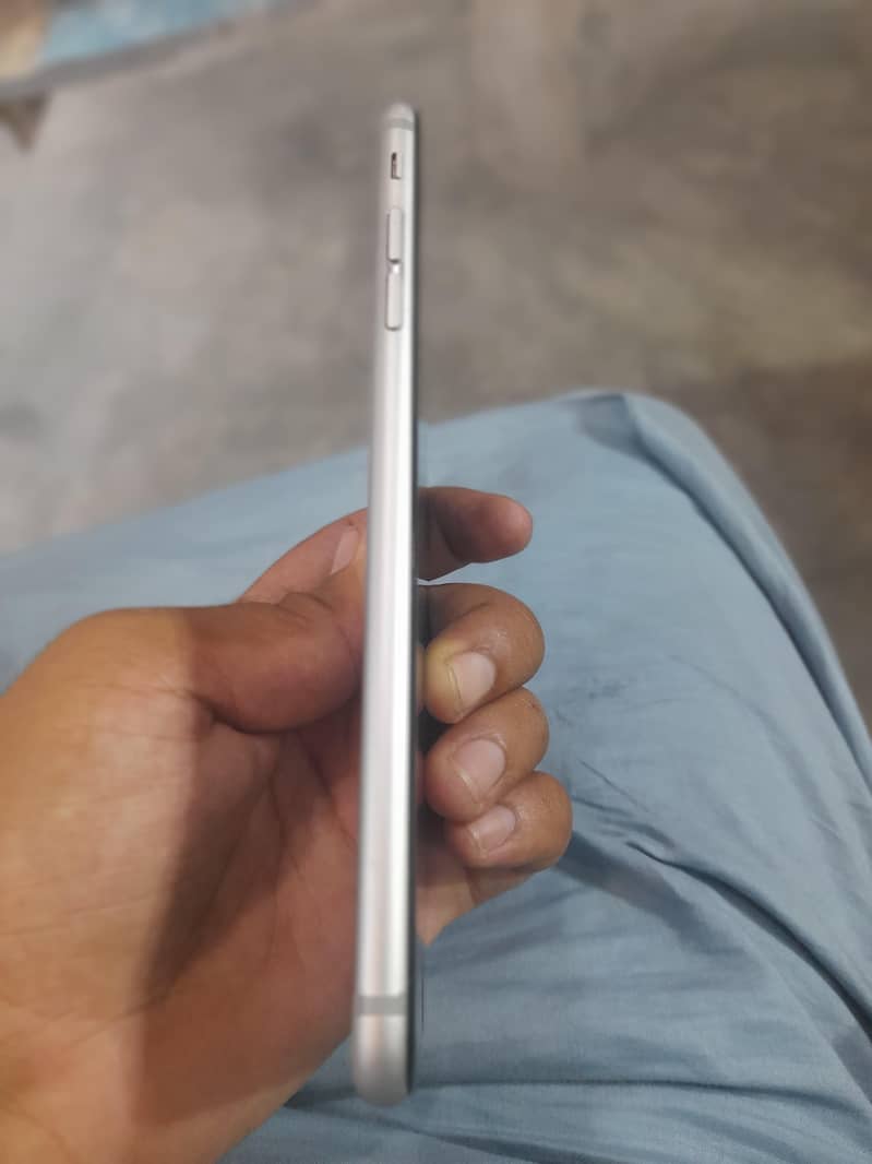 Apple iPhone 6S Plus 2