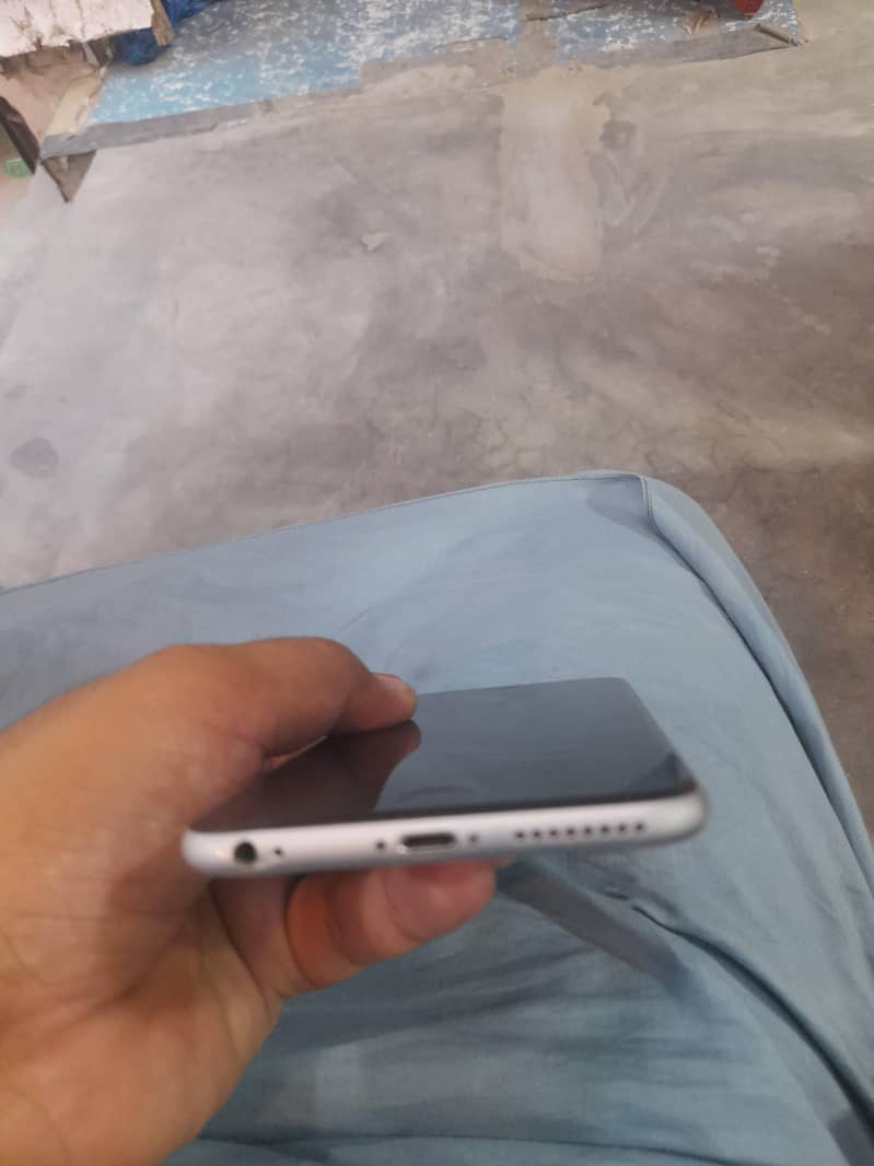 Apple iPhone 6S Plus 3