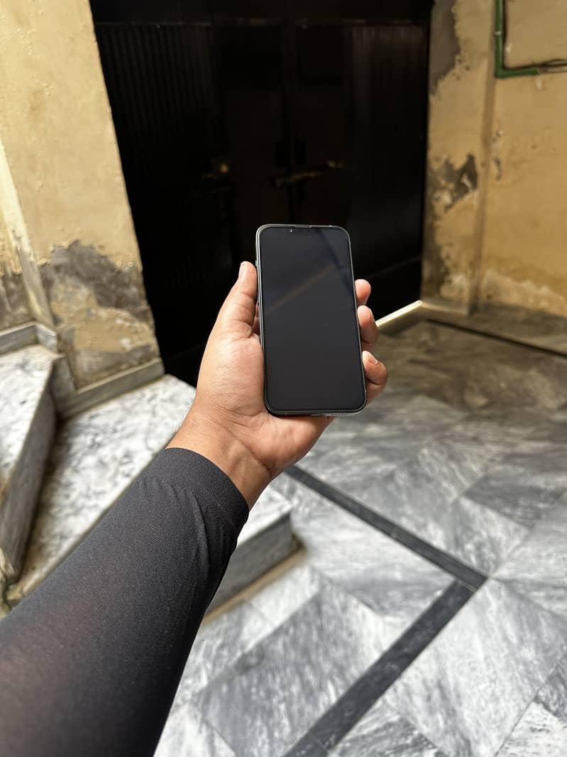 Apple iPhone 13 1