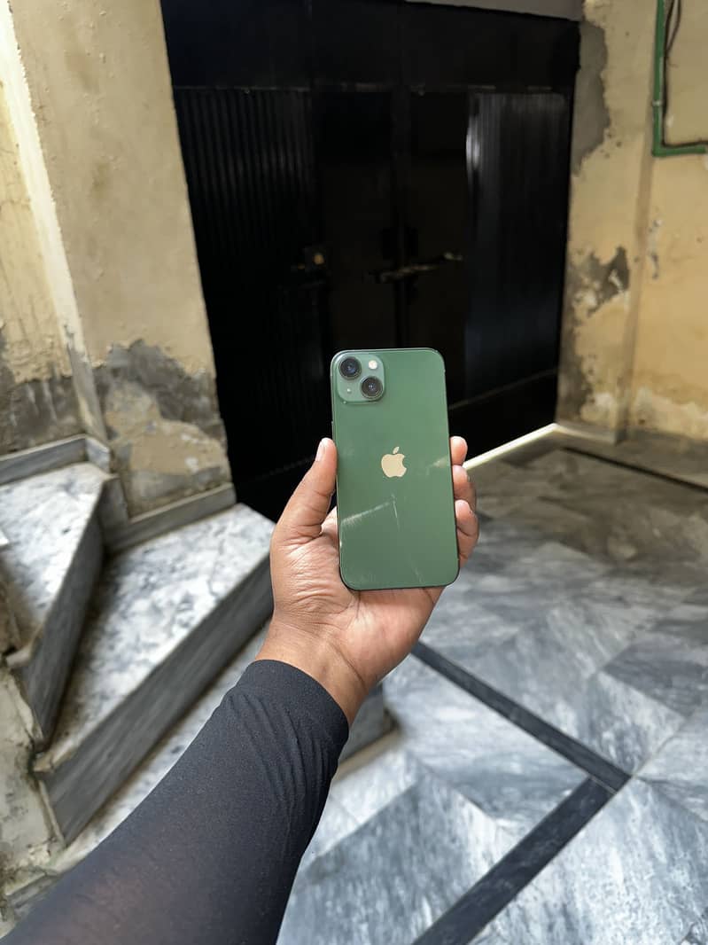 Apple iPhone 13 2