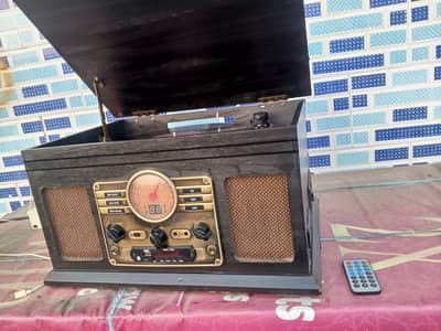 Turntable records player