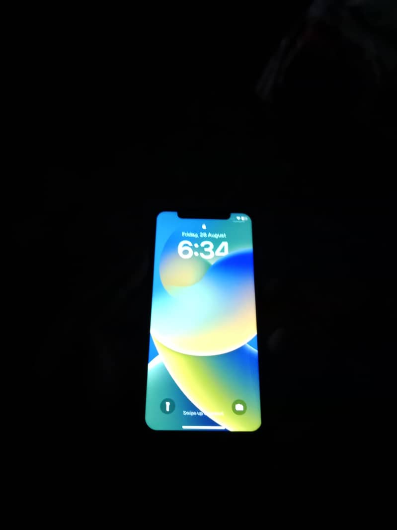 Apple iPhone X 4