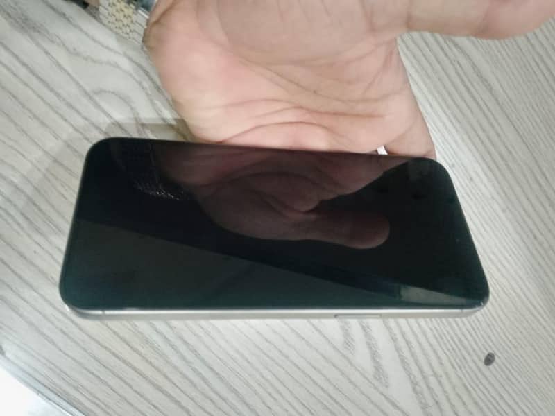 Apple iPhone 15 Pro Max 2
