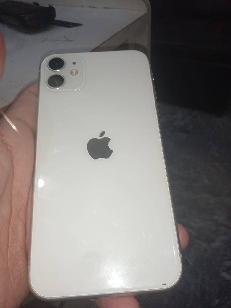 Apple iPhone 11 4
