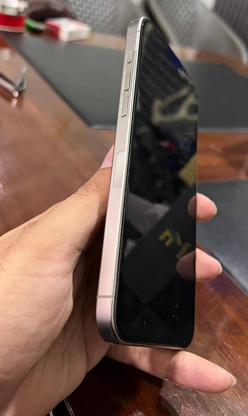 Apple iPhone 15 Pro Max 3