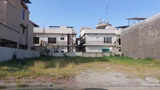 10 Marla Solid Land Heighted Location Plot For Sale