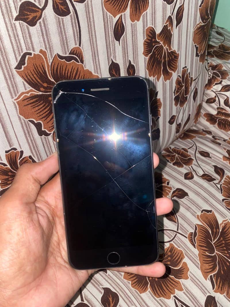 Apple iPhone 7 Plus 1