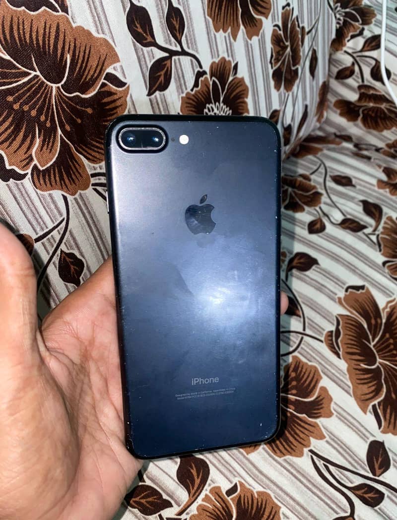 Apple iPhone 7 Plus 2