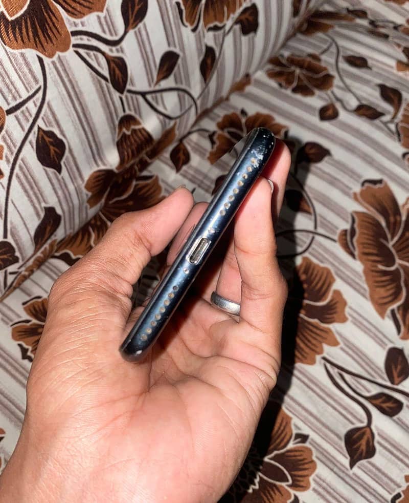Apple iPhone 7 Plus 3