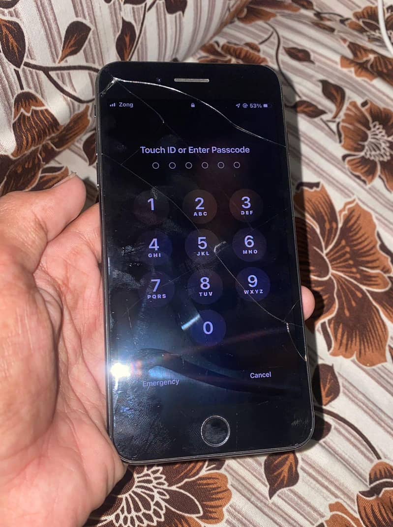 Apple iPhone 7 Plus 6