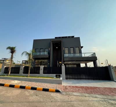 1 Kanal Elegant Designer House with for Sale| Prime Location| Bahria Town