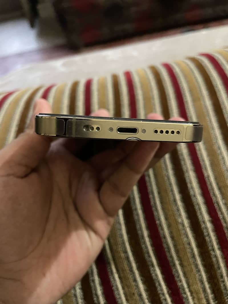 Apple iPhone 14 Pro 1