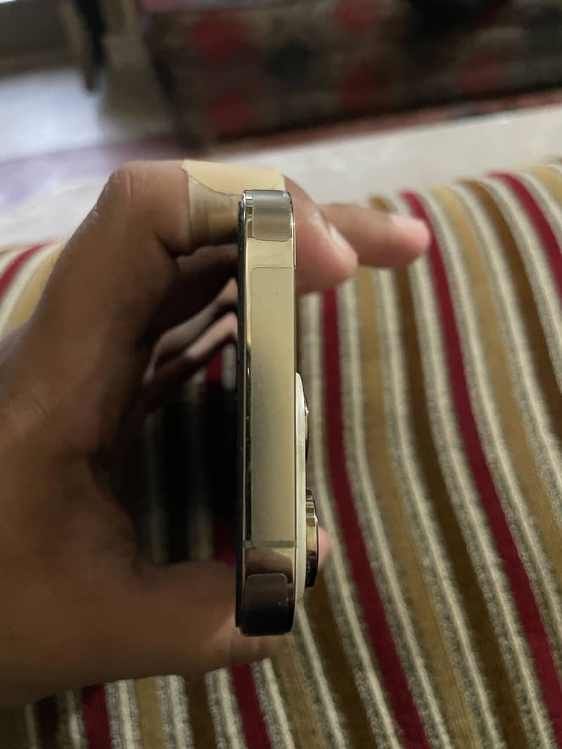 Apple iPhone 14 Pro 2