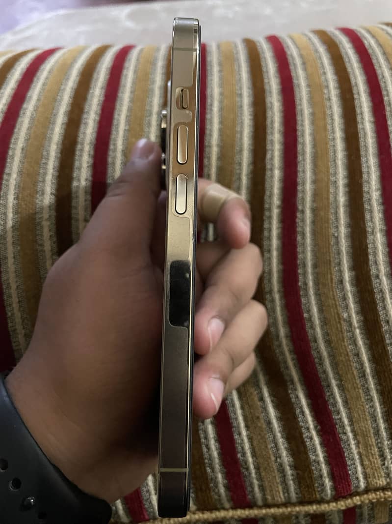 Apple iPhone 14 Pro 3