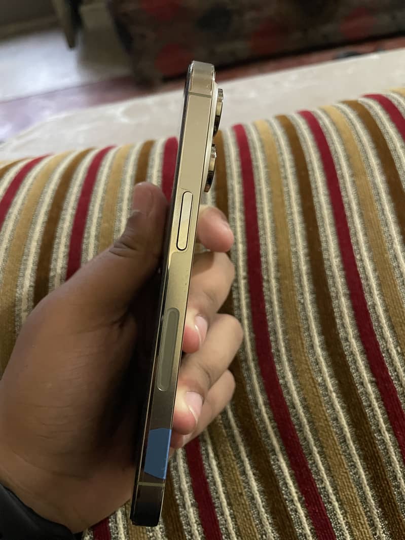 Apple iPhone 14 Pro 4