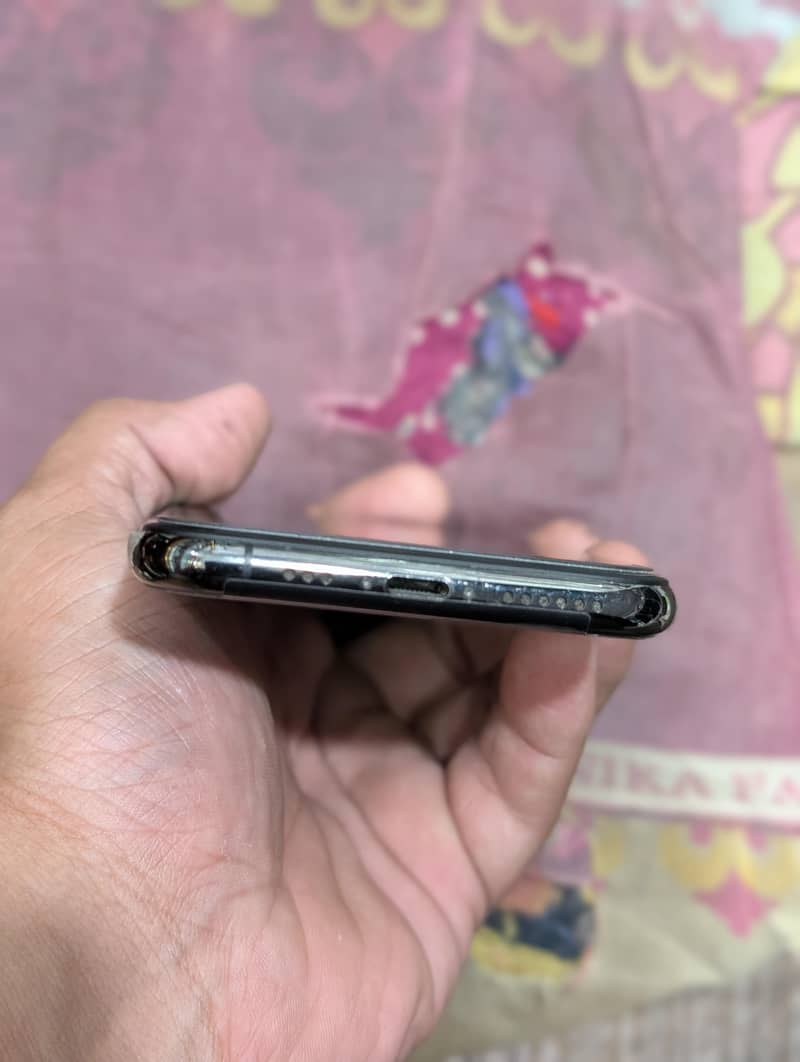 Apple iPhone 11 Pro 3