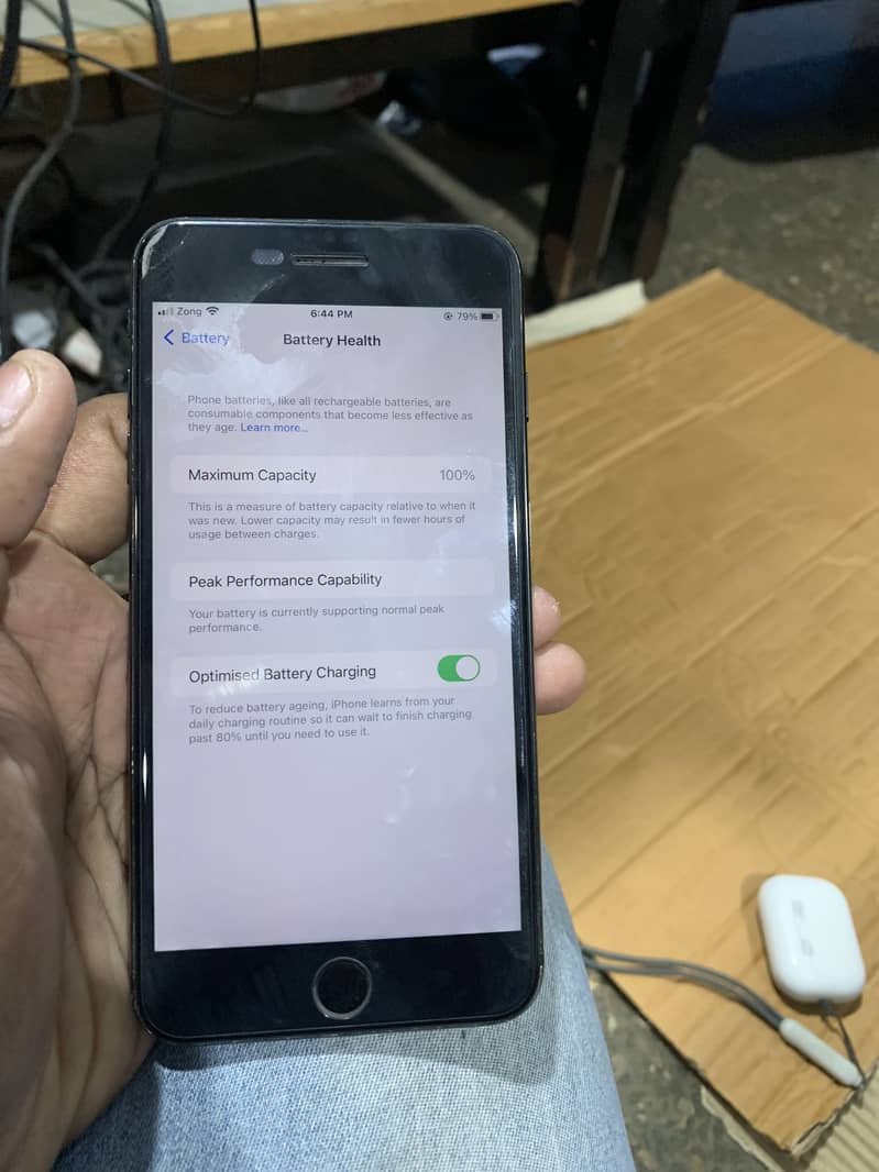 Apple iPhone 7 Plus 2