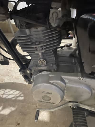 Selling Honda CG 125 2019 model new condition