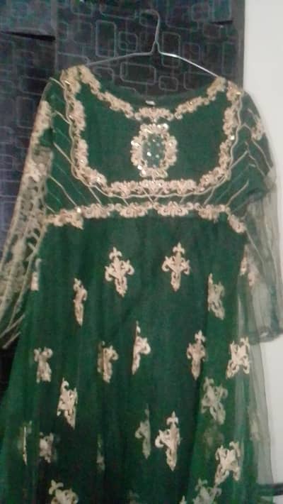 emerald green color 2pc maxi with embroidery all over maxi.