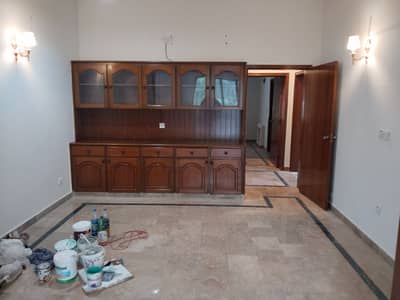 10 marla lower portion available for rent near DHA community club DHA phase 1 Lahore