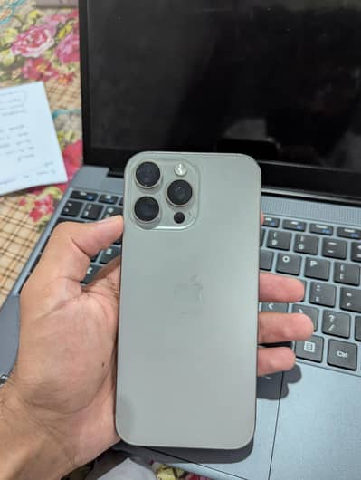 Apple iPhone 16 Pro Max