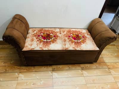 sethi 2 seater like new foam 10/10