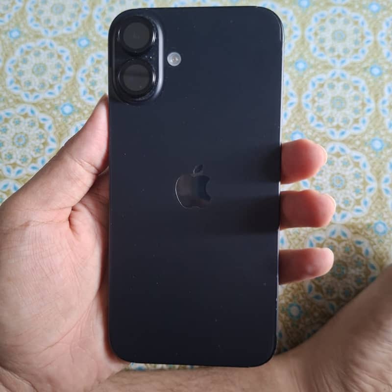Apple iPhone 16 Plus 1