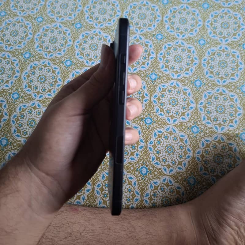 Apple iPhone 16 Plus 3