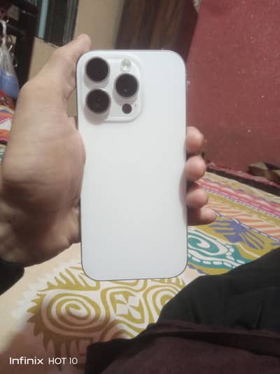 Apple iPhone 16 Pro