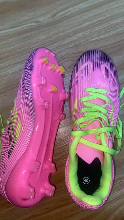 Football cleats F50