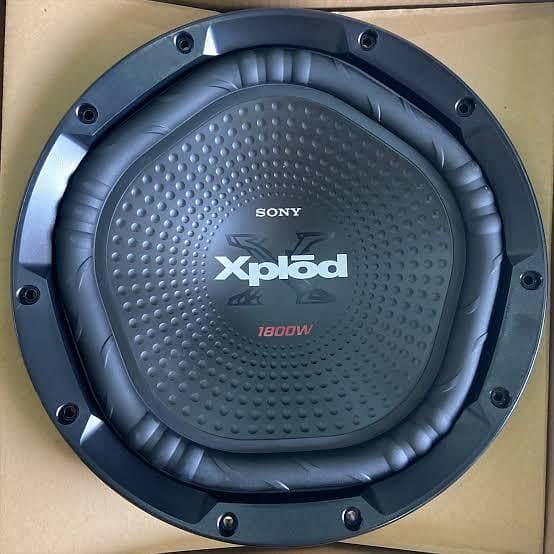 Amplifier & Woofer 0