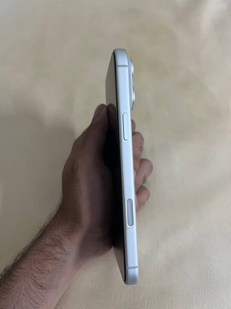 IPhone 17 Pro Max 4