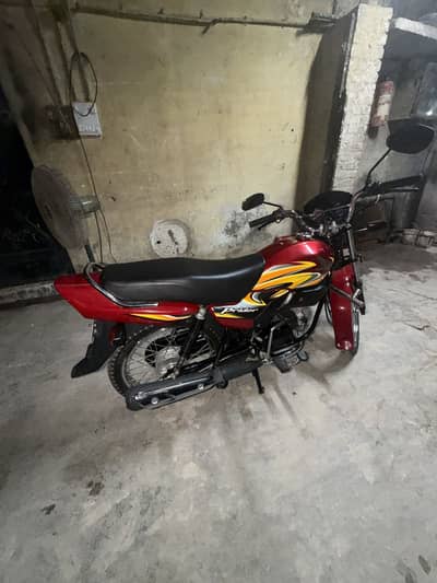 Honda Pridor Red