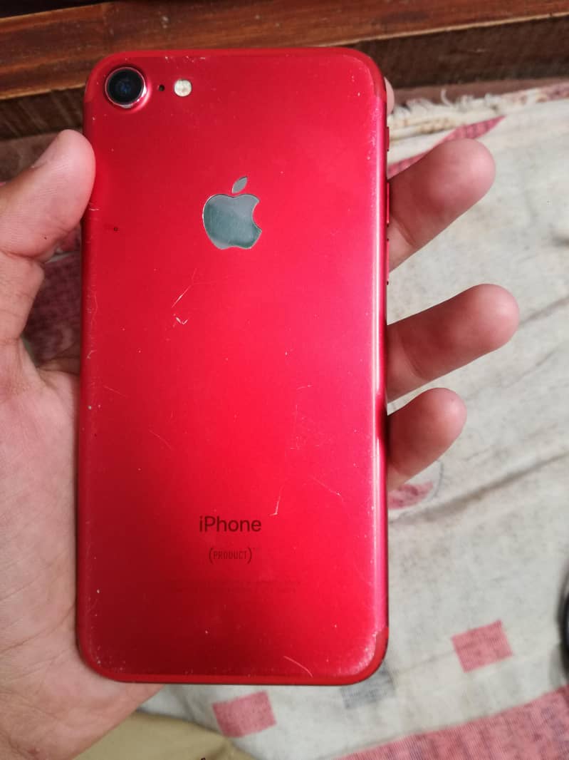 Apple iPhone 7 0
