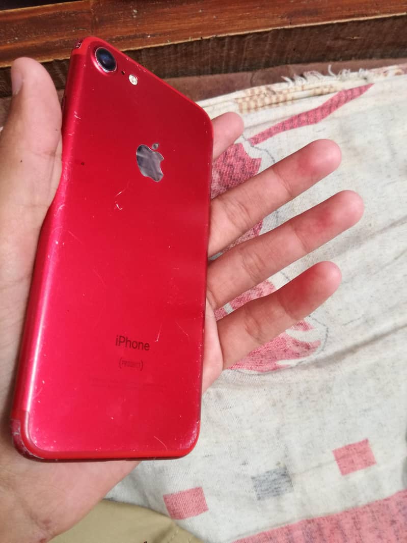 Apple iPhone 7 1