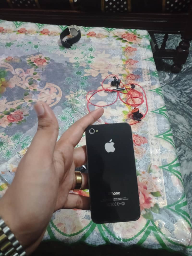Apple iPhone 4 0