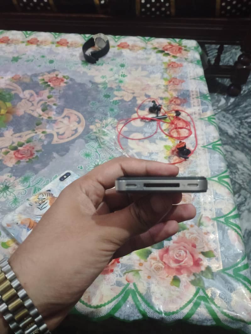 Apple iPhone 4 4