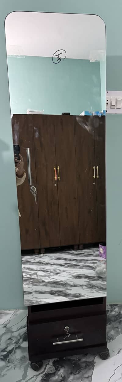 Dressing table