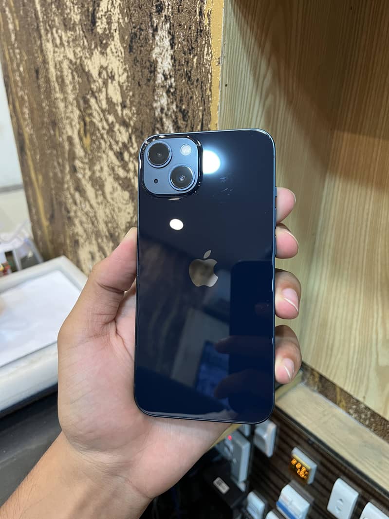 Apple iPhone 13 1