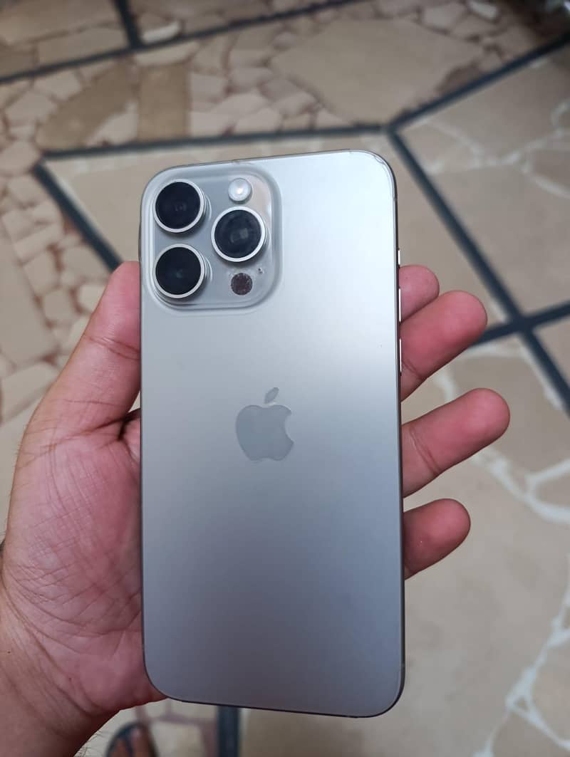 iPhone 15 pro max 1