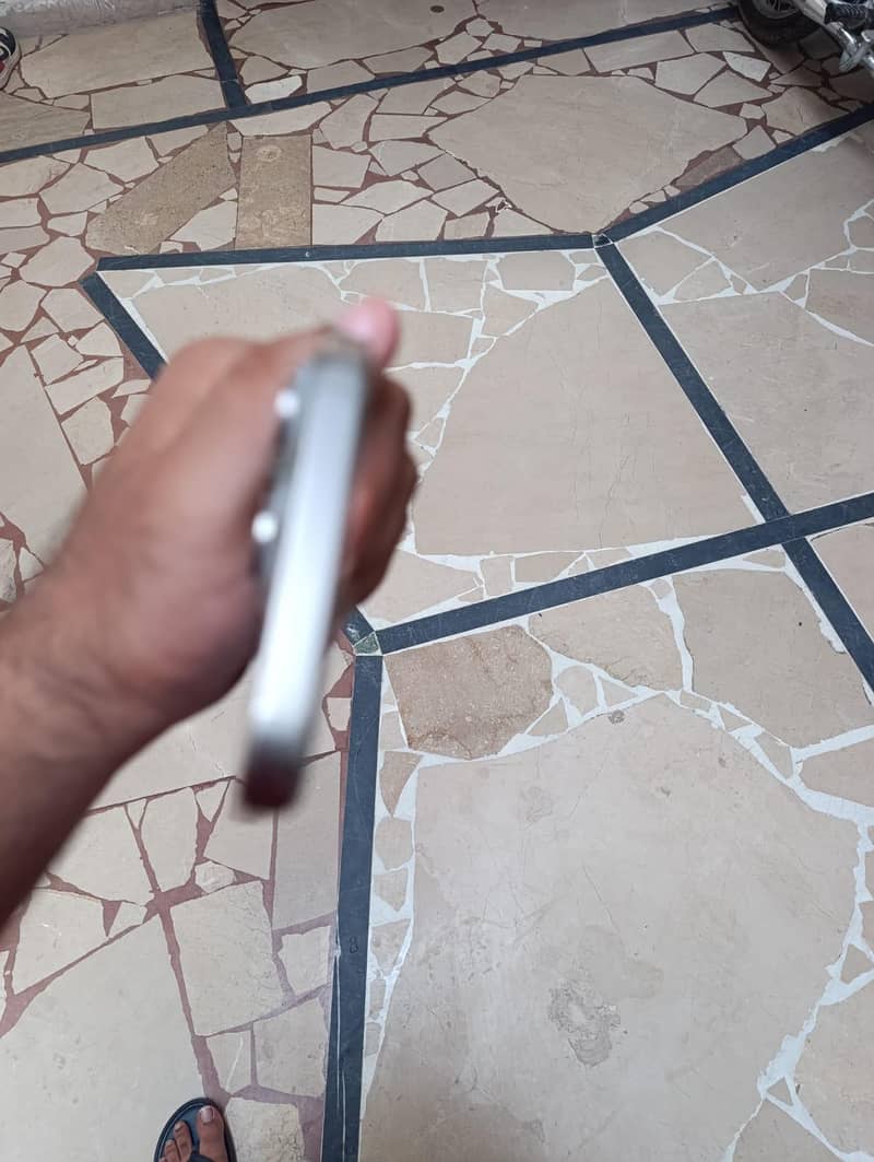 iPhone 15 pro max 4