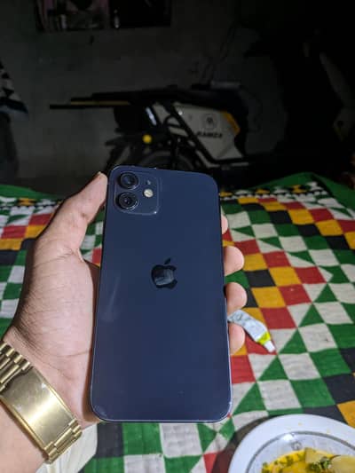 Apple iPhone 12