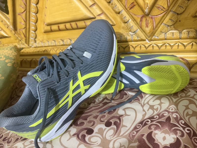 ASICS 1
