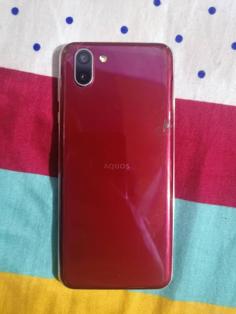 Sharp Aquos R2 1