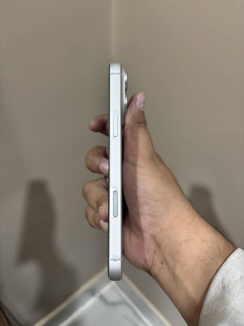 Apple iPhone 17 Pro Max 5